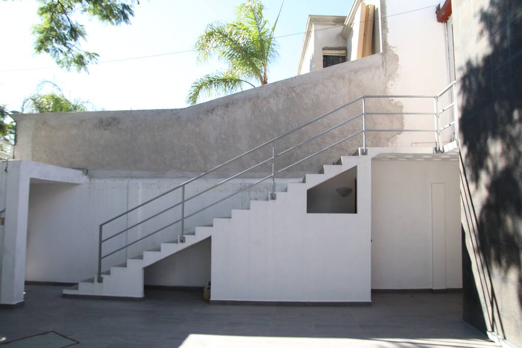 Easy-access staircase