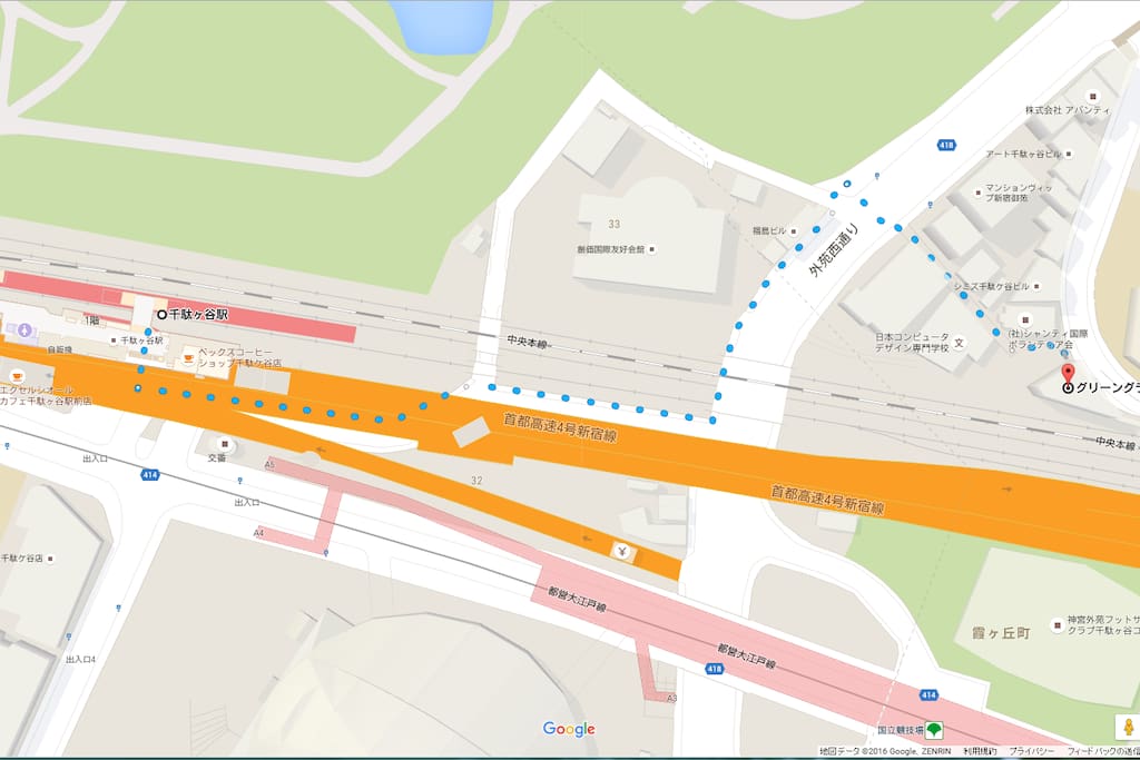 Going on foot from Sendagaya Station
(5 minutes)