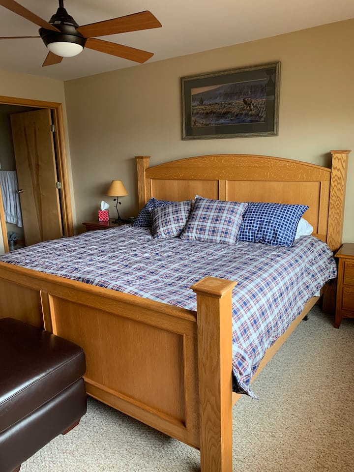 غرفة النوم الرئيسية