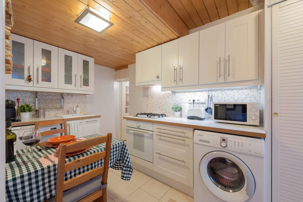 fully equipped kitchen