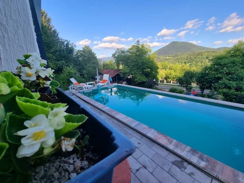 Popular Airbnb listing: Green Hill in Općina Donji Lapac
