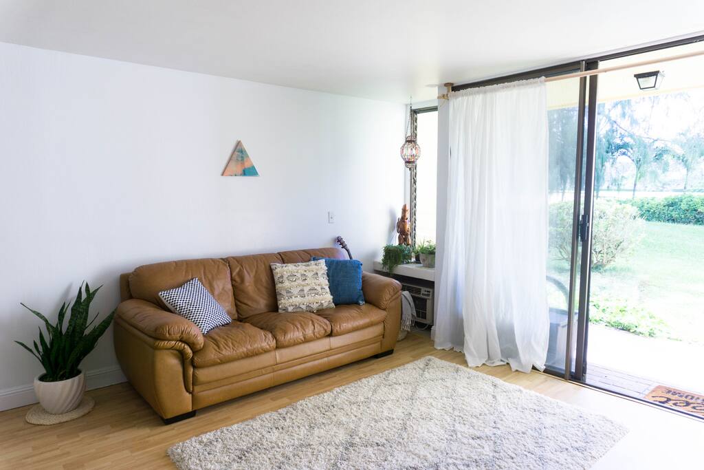 Living area with slight view of back lanai.