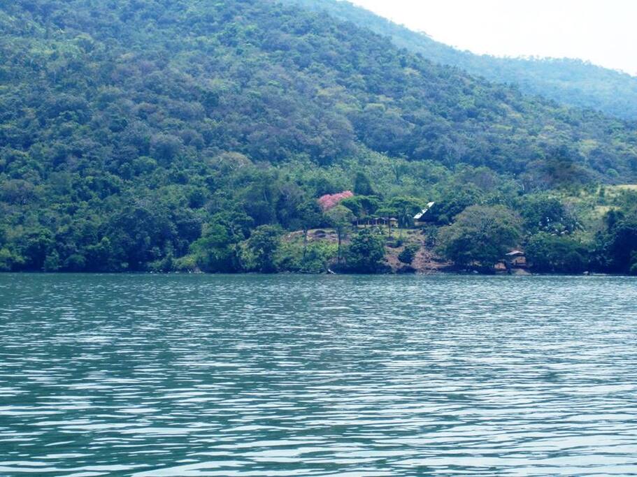 Vista desde el Lago de Izabal hacia la casa!