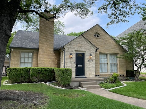 Top Airbnb: Updated 2 Bedroom Tudor in Historic M-Streets in Lower Greenville