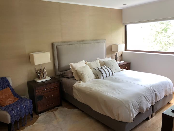 غرفة النوم الرئيسية