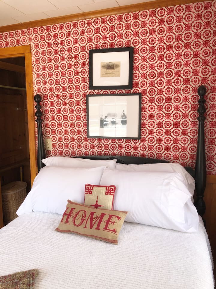 Vintage Lakefront Cottages on Torch Lake Bellaire Cottages for Rent