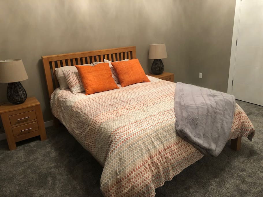 Huge bedroom with brand new mattress