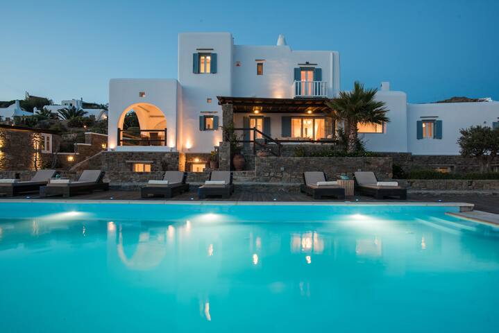 Private villa Elan Fanari Mykonos gallery image 2