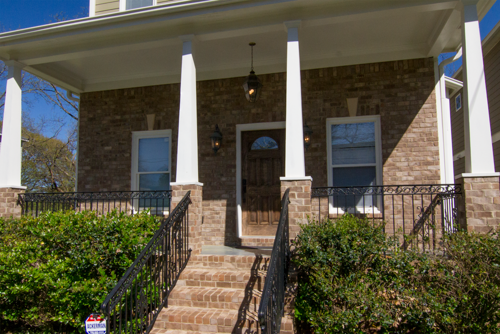 Welcome to our beautiful Atlanta home near Grant Park, the Zoo, Turner Field, Georgia State University and Downtown. Only 15 mins from the airport.