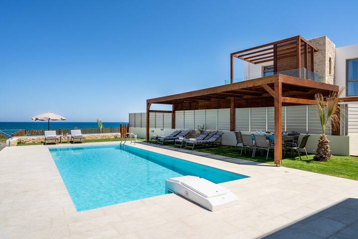 Beachfront Wedding Villa w/2 Private Pools & BBQ gallery image 3