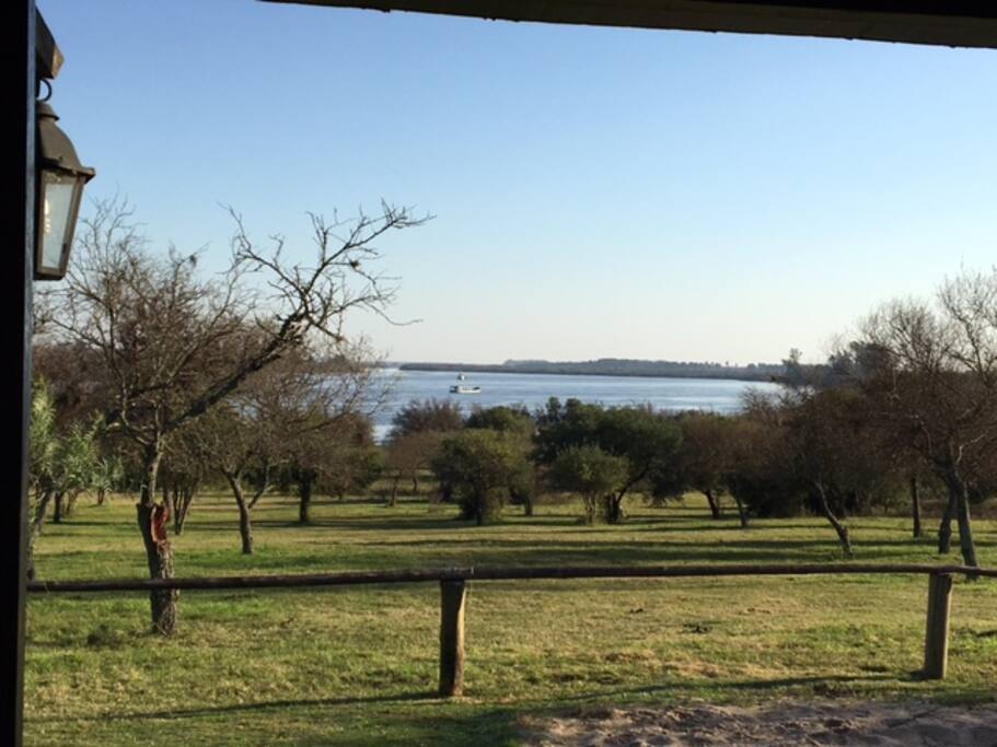 Vista del Río Negro desde el frente