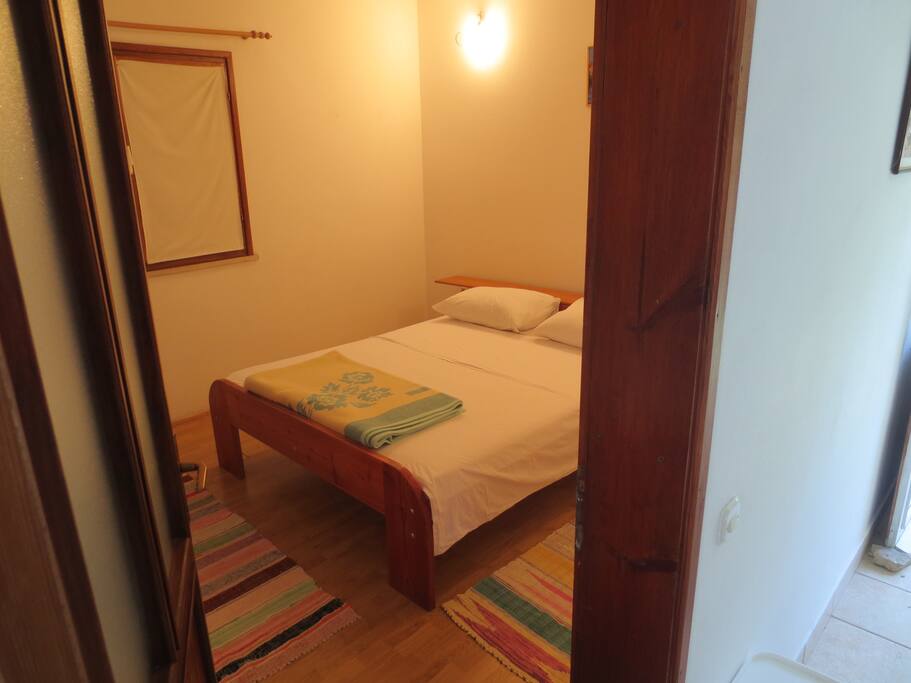 Bedroom 1
Linens and towels are provided
