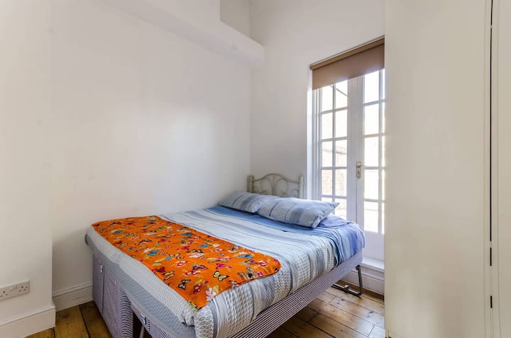 Tweede slaapkamer met tweepersoonsbed of twee eenpersoonsbedden