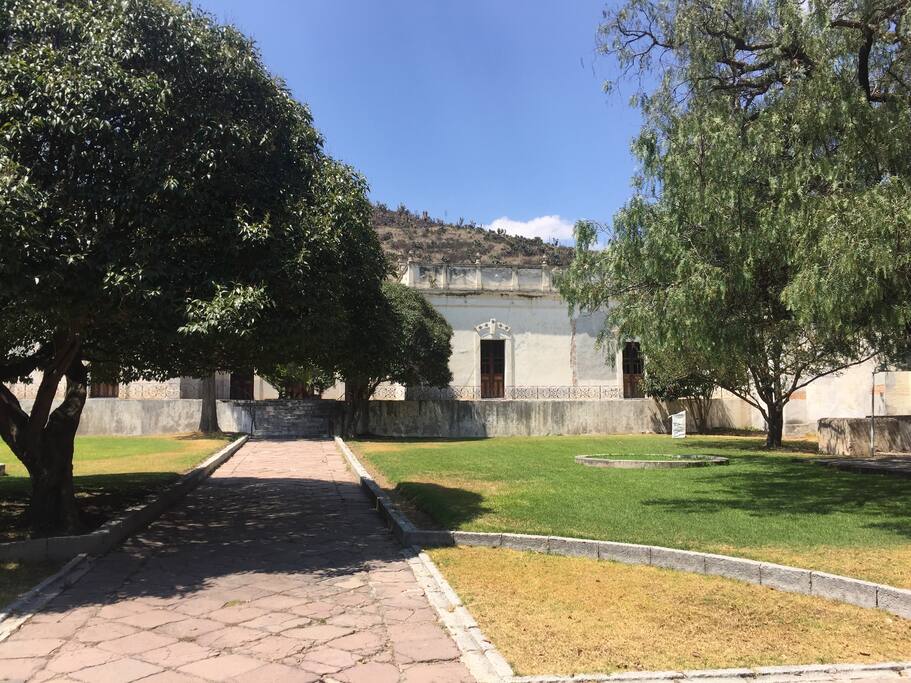 En el interior del casco de la Hacienda