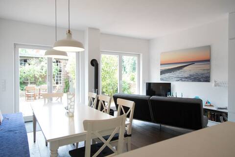 Romantic family house in Esens,not far from the sea
