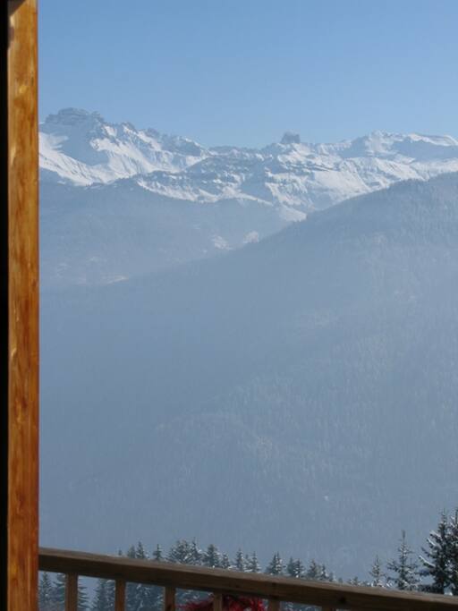 Depuis le séjour vue au sud sur le Beaufortain.
