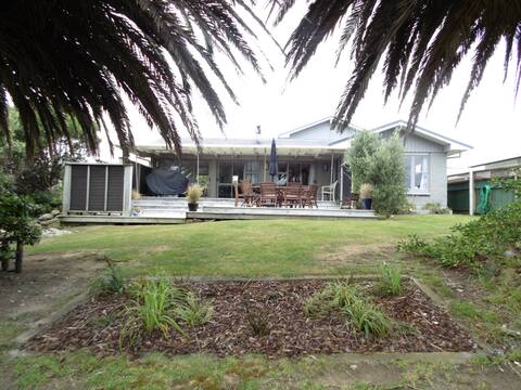 Twin Palms-free wifi, cleaning,linen and breakfast