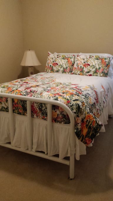 Guest bedroom