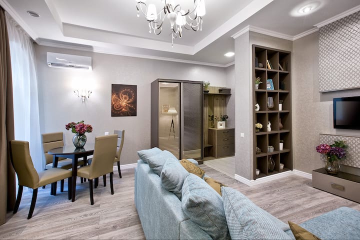 Jane Stone Apt•2 Bedroom•balcony•jacuzzi - Одеса