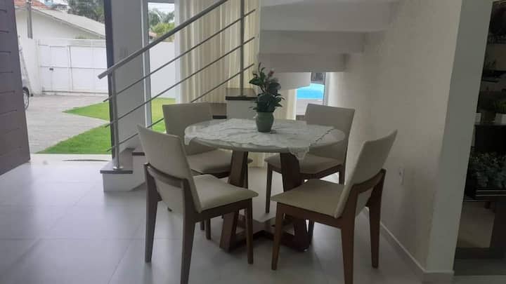 Casa Com Piscina 150 Metros Do Mar - Florianópolis