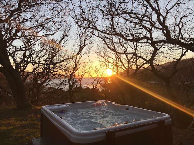 Snowdonia Mawddach Cabin + hot tub FIVE STAR*****