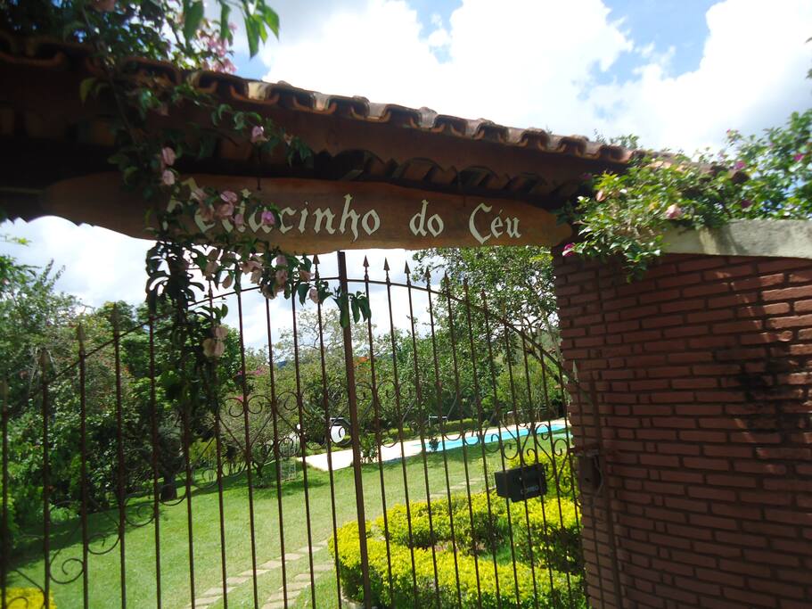 Entrada para o "Pedacinho do Céu".