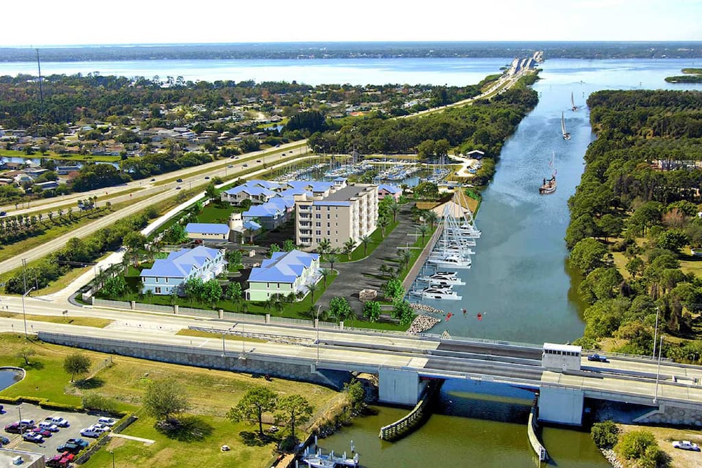 The Dancing Dolphin at Cape Crossing Marina & Resort