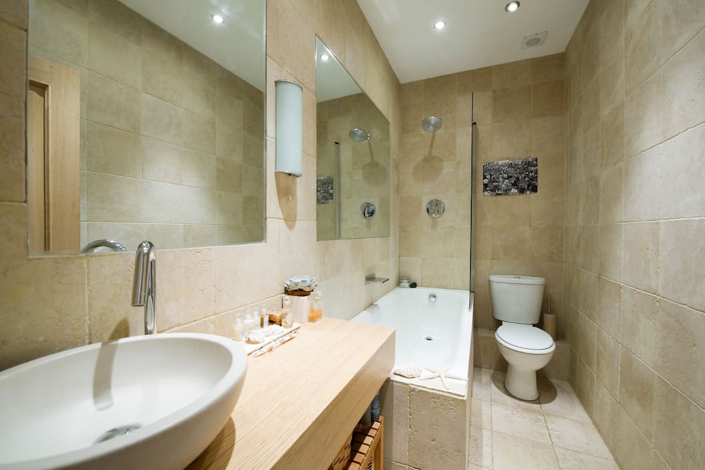 Start your day refreshed and ready for anything London has to offer with our giant rainfall shower and marble sink. Unwind after a day of sightseeing in our full size bath with central waterfall tap.