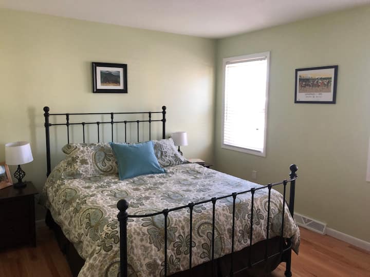 Спалня с двойно легло