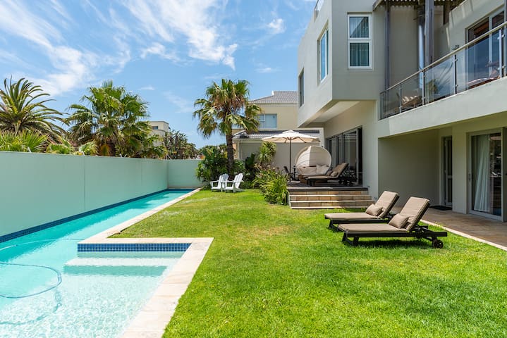 Solar powered Luxury sea view loft.