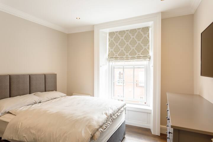 Family 3 Bedroom Apartment – Molloy’s Apartments gallery image 5