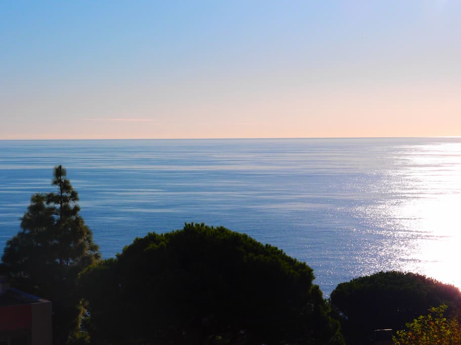 ... et le soleil levant qui assure de petits déjeuners somptueux !