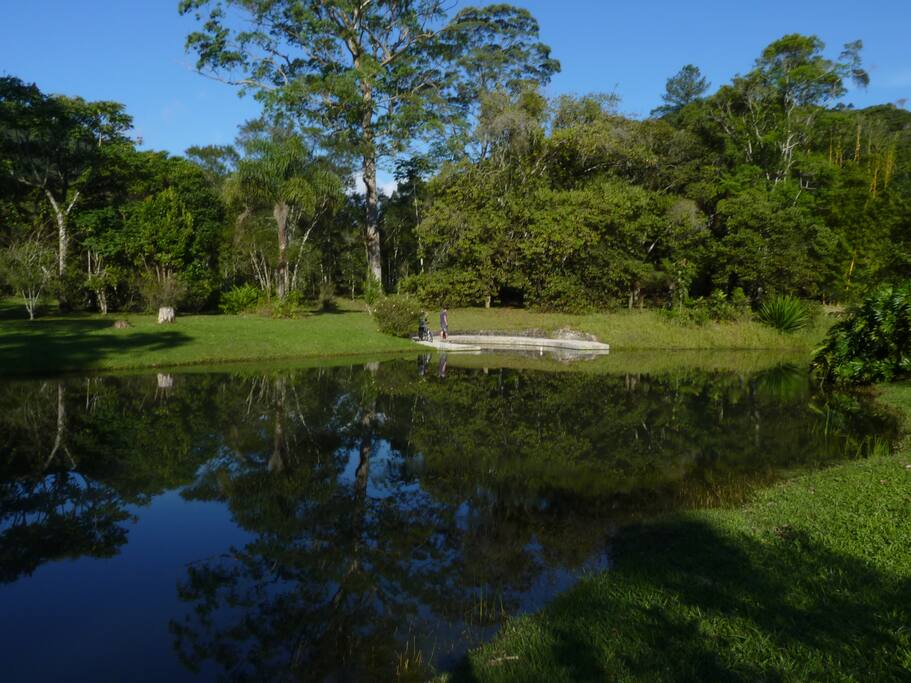 Piscine naturelle pour se baigner, eau très pure. Picina de agua pura para se banhar.