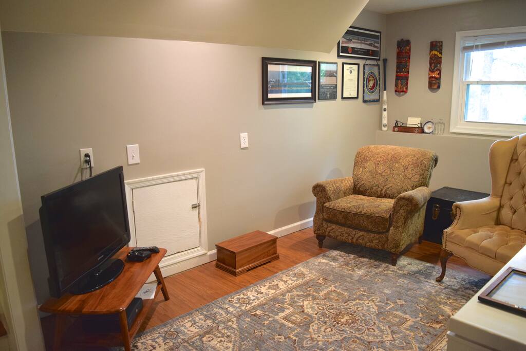 TV room with access to Netflix and Xbox 360