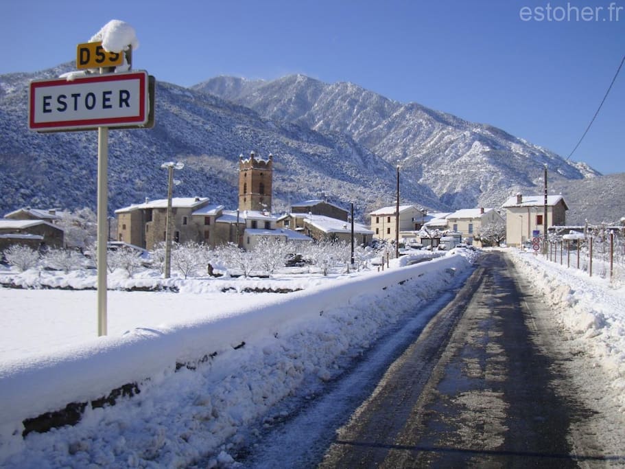 Le village sous la neige