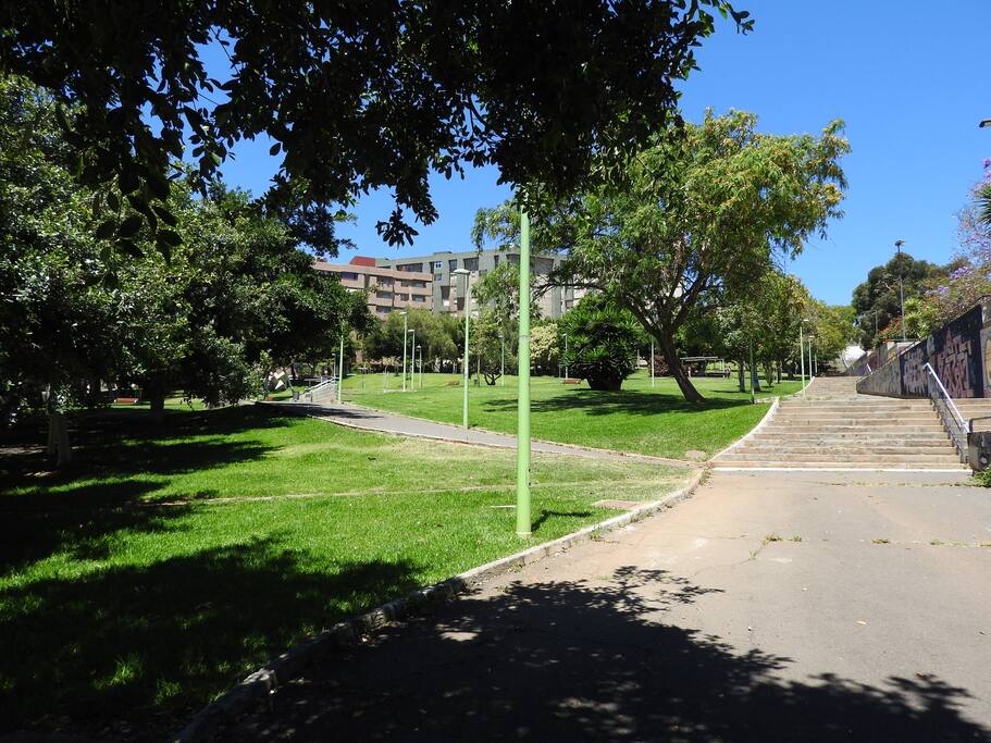 Zona verde próxima a la vivienda (Parque de Las Indias)