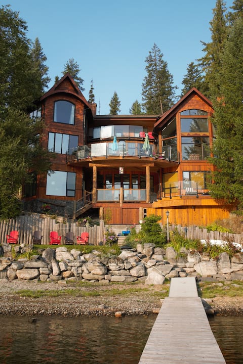 Twin Firs- Beauty & Luxury on Christina Lake