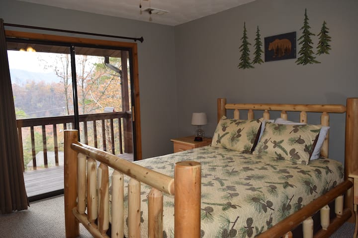 ห้องนอนเตียงควีนไซส์