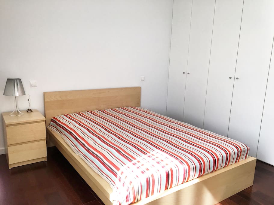 Comfortable double room with spacious closet