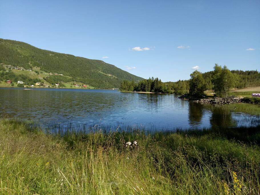 Hytte ved vannet