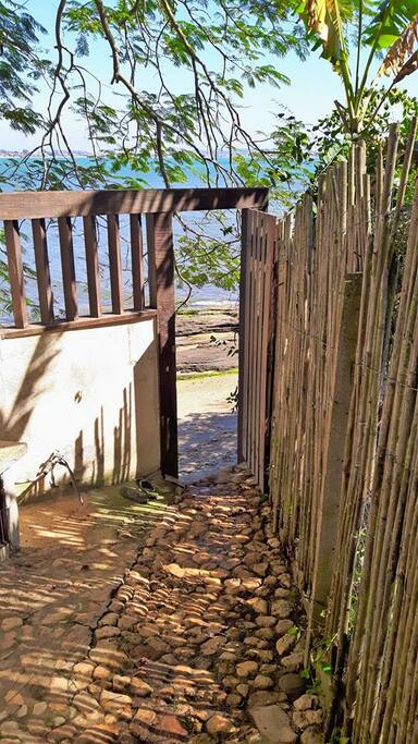 Saida exclusiva e privada para praia.