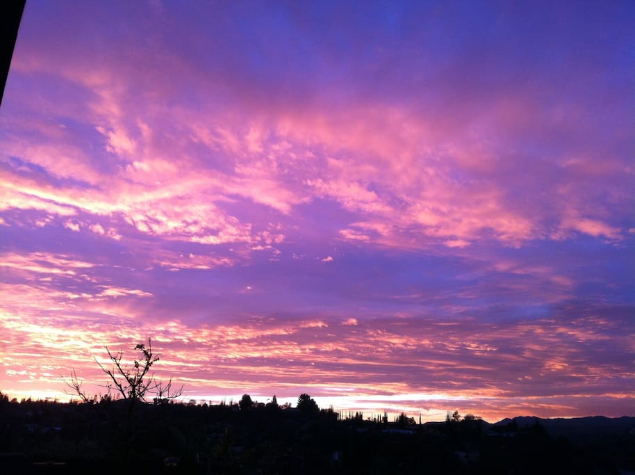 JoyHouse8 large view deck, enjoy spectacular views, birdwatching, and breathtaking sunsets.