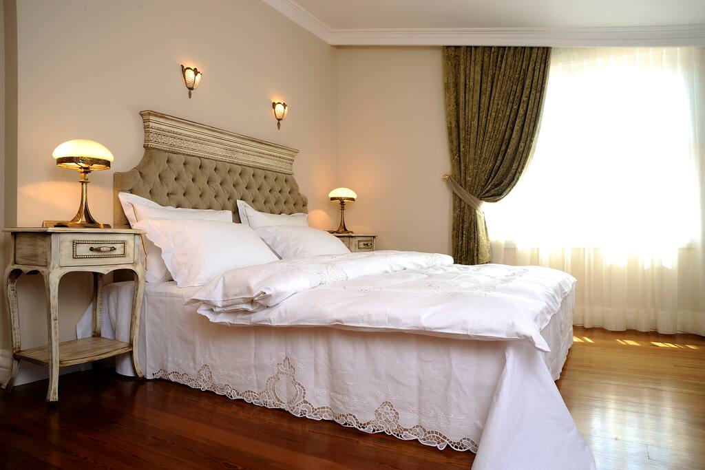 standard room and blue msoque view price 50 euro