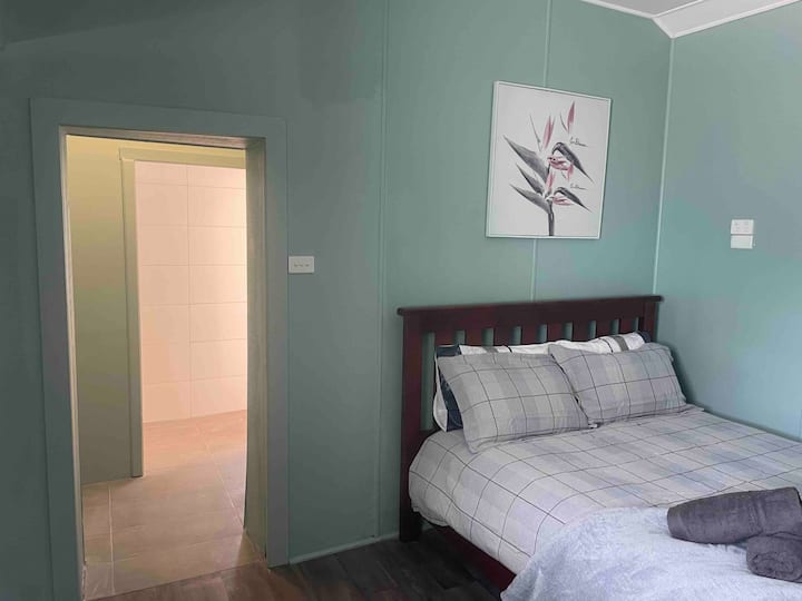 Glavna spavaća soba s kompletnim apartmanom 