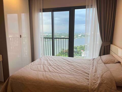 River condo