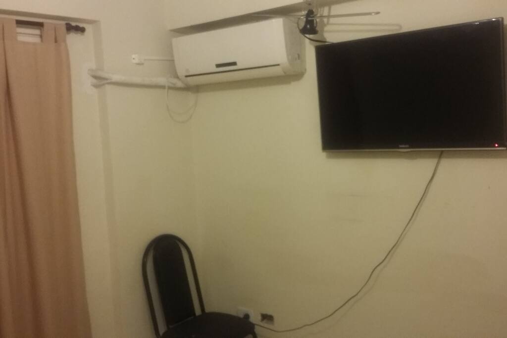 Tv 40 " con cable, wifi, aire acondicionado frío / calor.