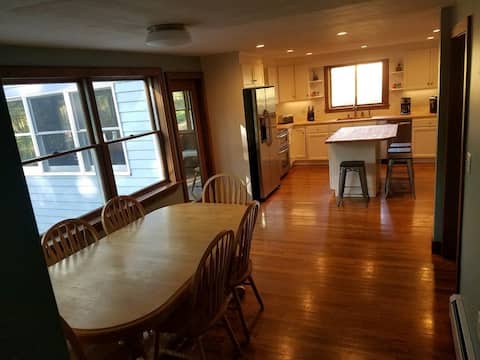 Sleeps 21, Voted #1 House - Heated POOL, 7 Baths
