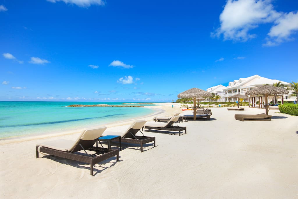 Palm Cay beach