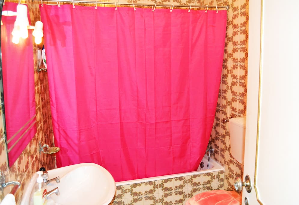Shared Bathroom - Alvor House Lagoon