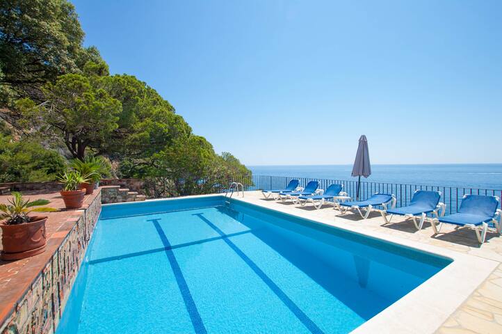 ★ CoastalVillas – Villa Mar Blau ★ on the sea! gallery image 4